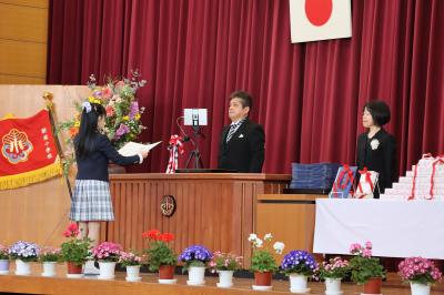 小学校卒業式1